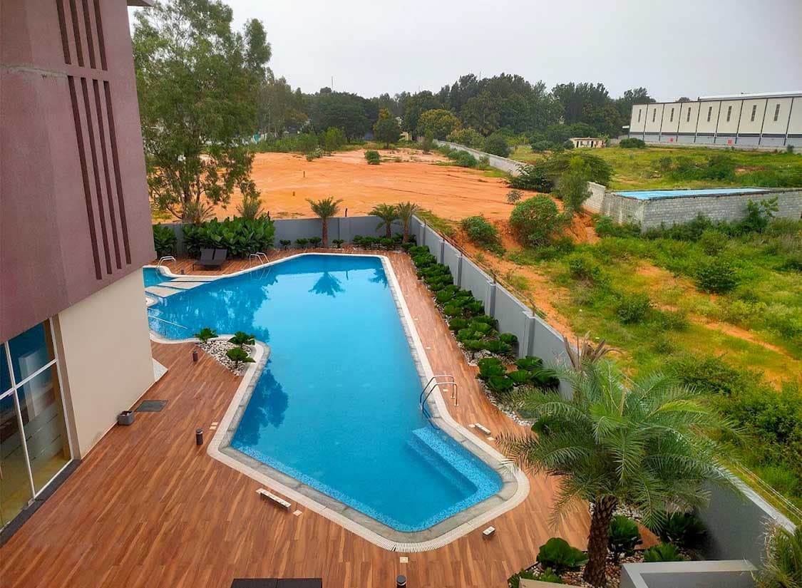 SNN Raj Lake View Curved Pool