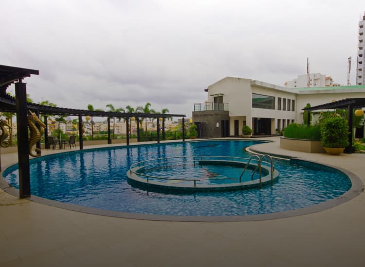 SNN Raj Lake View Curved Pool