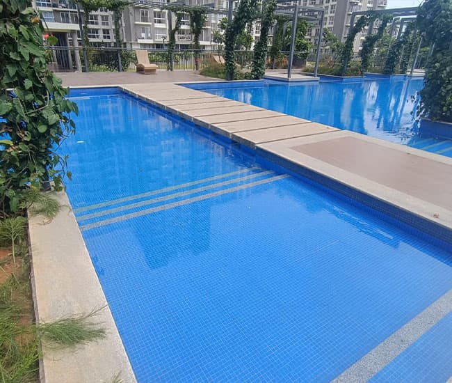 Apartment/Clubhouse Pools