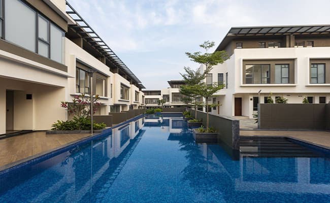 Apartment/Clubhouse Pools